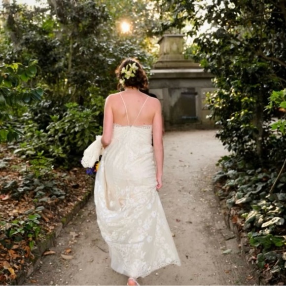 Anna Maier Ulla-Maija Couture Wedding Gown size 8 (loose fitting style) - Picture 4 of 7